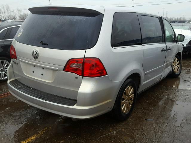 2V8HW44129R549654 - 2009 VOLKSWAGEN ROUTAN S SILVER photo 4