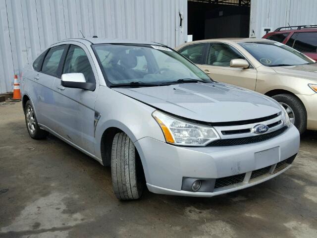 1FAHP35N18W189373 - 2008 FORD FOCUS SE SILVER photo 1