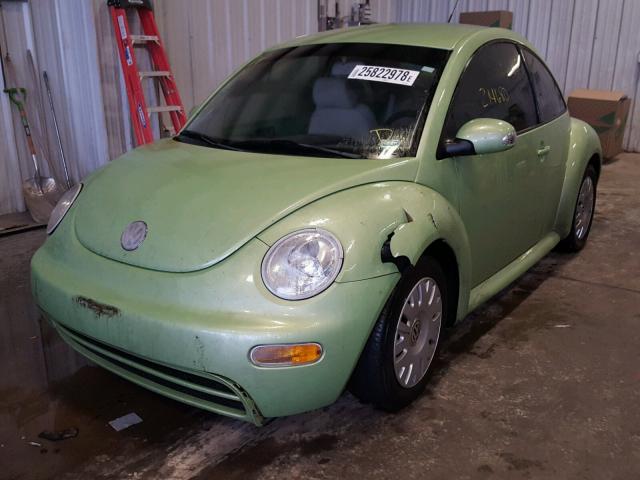 3VWBR31CX4M413214 - 2004 VOLKSWAGEN NEW BEETLE 绿色 照片 2