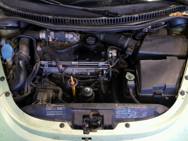 3VWBR31CX4M413214 - 2004 VOLKSWAGEN NEW BEETLE 绿色 照片 7