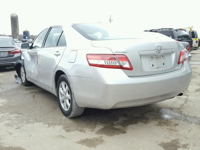 4T1BF3EK2BU730888 - 2011 TOYOTA CAMRY BASE SILVER photo 3