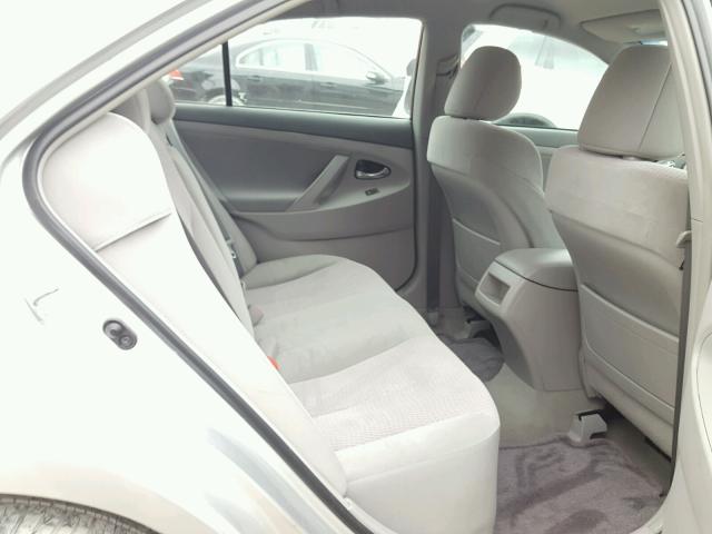 4T1BF3EK2BU730888 - 2011 TOYOTA CAMRY BASE SILVER photo 6