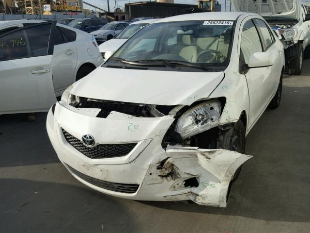 JTDBT903994050304 - 2009 TOYOTA YARIS WHITE photo 2