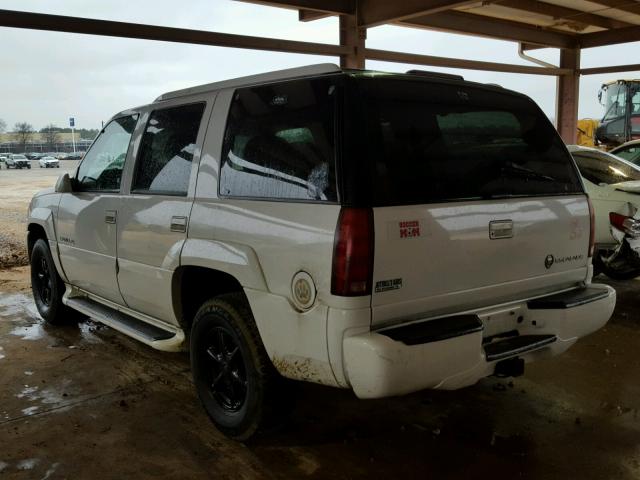 1GYEK63R2YR189829 - 2000 CADILLAC ESCALADE L WHITE photo 3