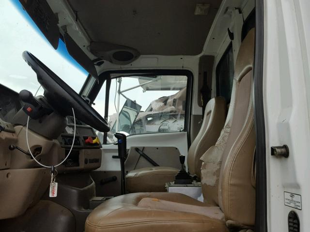 2FZHAWDA66AV47652 - 2006 STERLING TRUCK LT 8500 WHITE photo 5