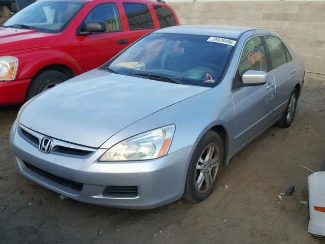 1HGCM553X7A146543 - 2007 HONDA ACCORD SE SILVER photo 2