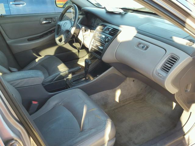 1HGCG1654YA013682 - 2000 HONDA ACCORD EX SILVER photo 5