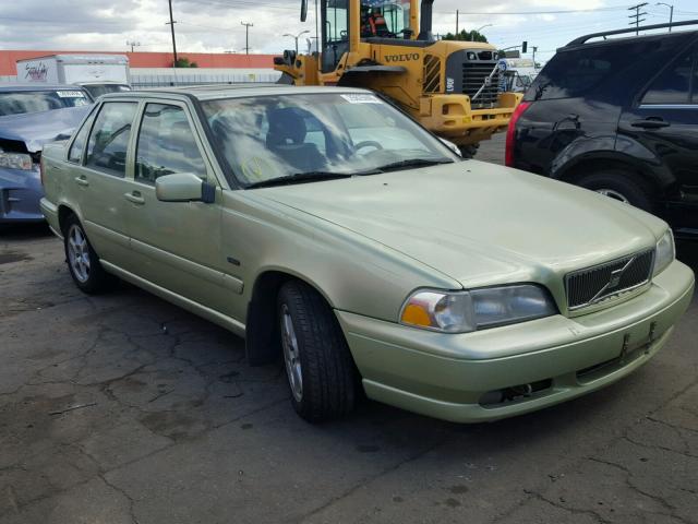 YV1LS5678W1463638 - 1998 VOLVO S70 GLT GREEN photo 1