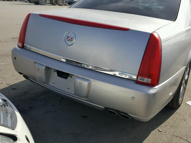 1G6KD57Y78U130533 - 2008 CADILLAC DTS SILVER photo 9