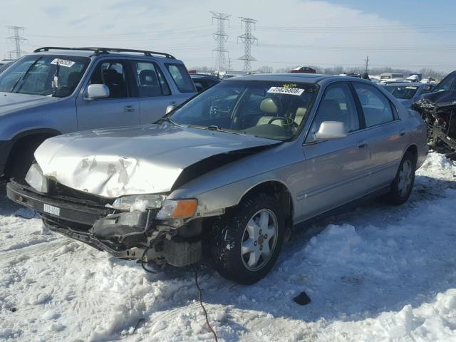 1HGCE6678TA022303 - 1996 HONDA ACCORD EX TAN photo 2