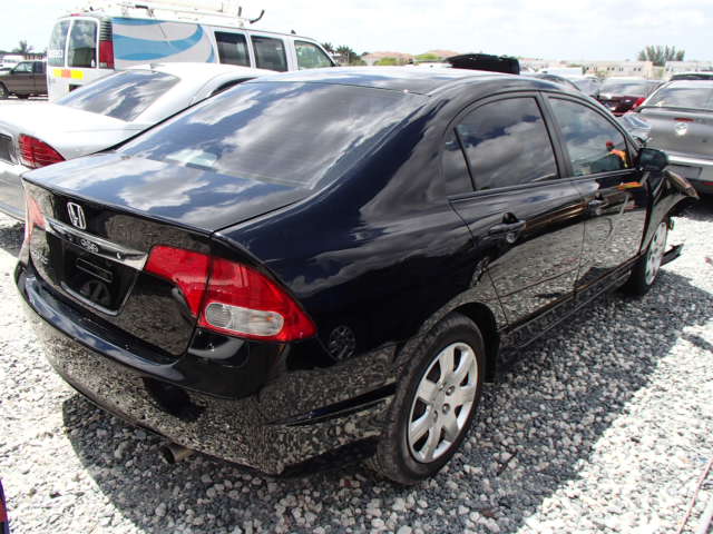 2HGFA1F55AH307372 - 2010 HONDA CIVIC LX BLACK photo 4