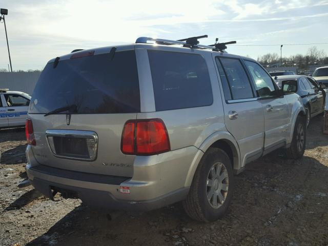 5LMFU28R84LJ14869 - 2004 LINCOLN NAVIGATOR SILVER photo 4