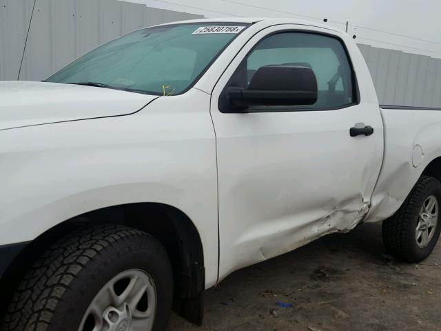 5TFJU5F10BX004582 - 2011 TOYOTA TUNDRA WHITE photo 9