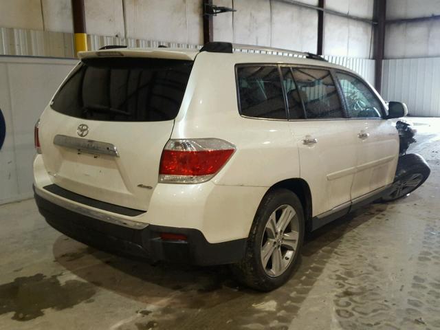 5TDDK3EH9CS130162 - 2012 TOYOTA HIGHLANDER WHITE photo 4