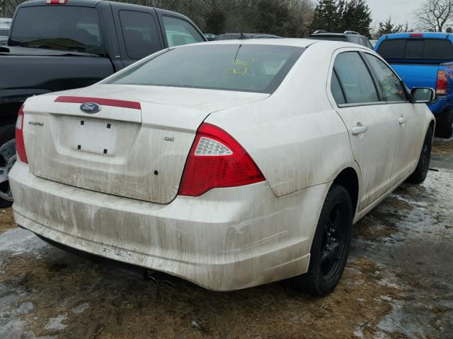 3FAHP0HA4AR203377 - 2010 FORD FUSION SE WHITE photo 4