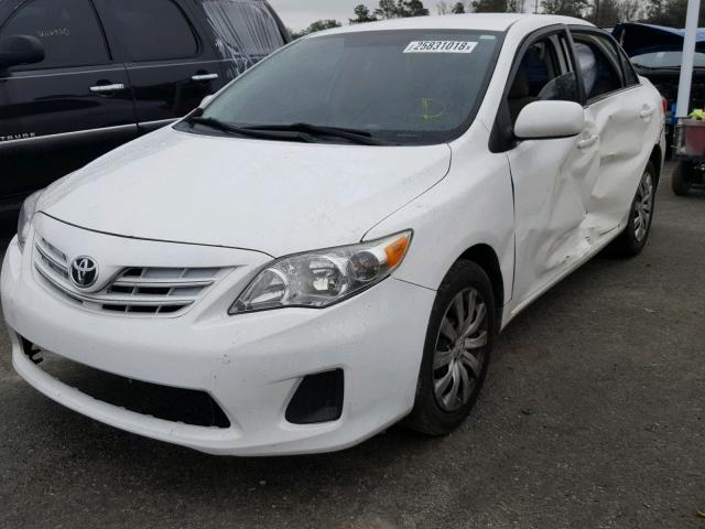 2T1BU4EE4DC127273 - 2013 TOYOTA COROLLA BA WHITE photo 2