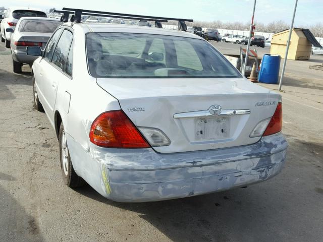 4T1BF28B42U245318 - 2002 TOYOTA AVALON XL SILVER photo 3