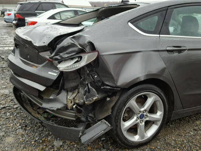 3FA6P0HD5GR392213 - 2016 FORD FUSION SE GRAY photo 9