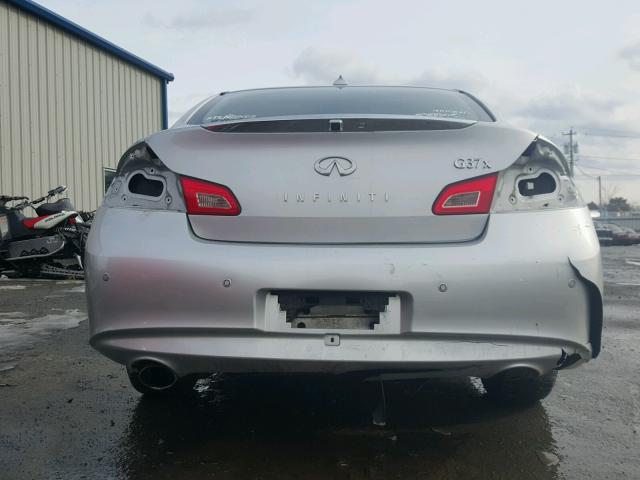 JN1CV6AR2CM676710 - 2012 INFINITI G37 SILVER photo 9