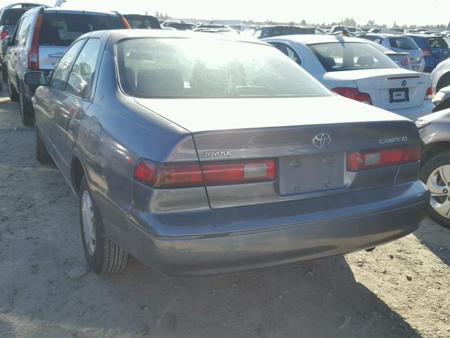 JT2BG22K7W0260850 - 1998 TOYOTA CAMRY CE GRAY photo 3