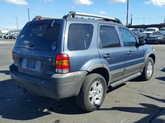 1FMYU03155KB18645 - 2005 FORD ESCAPE XLT BLUE photo 4