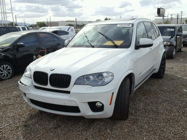 5UXZV8C57DL426527 - 2013 BMW X5 XDRIVE5 WHITE photo 2