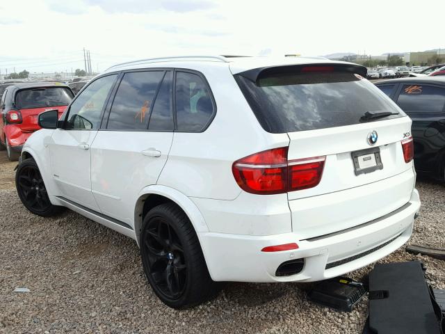 5UXZV8C57DL426527 - 2013 BMW X5 XDRIVE5 WHITE photo 3