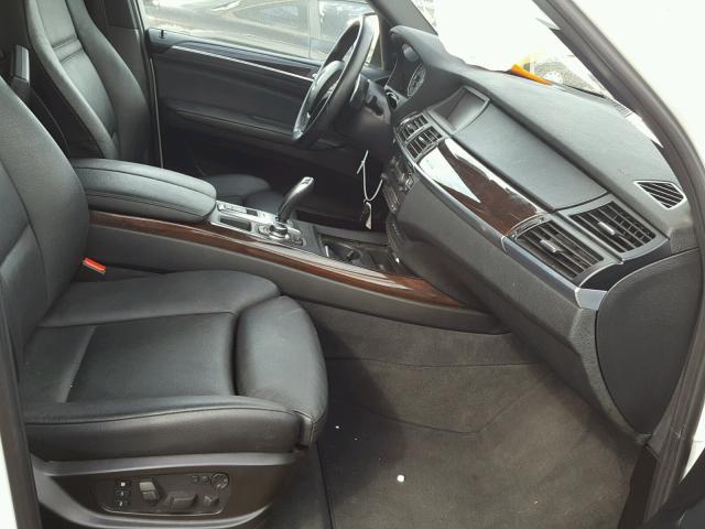 5UXZV8C57DL426527 - 2013 BMW X5 XDRIVE5 Blanc photo 5