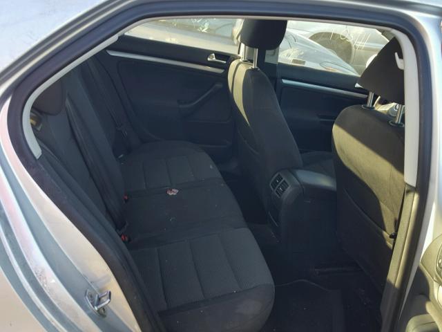 3VWJZ7AJ4AM040832 - 2010 VOLKSWAGEN JETTA S 银色 照片 6