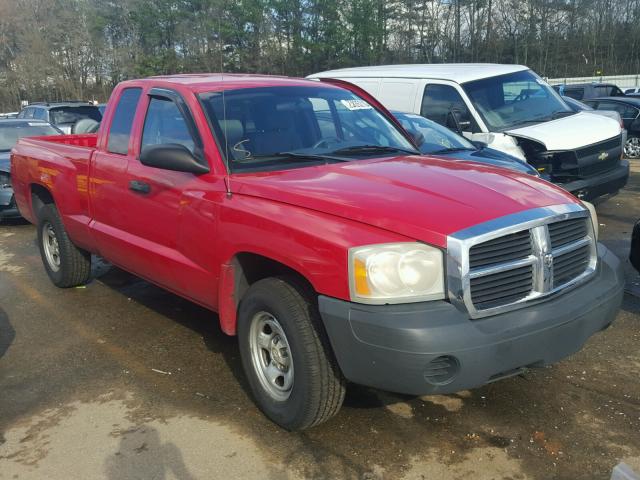 1D3HE22K45S290275 - 2005 DODGE DAKOTA ST RED photo 1