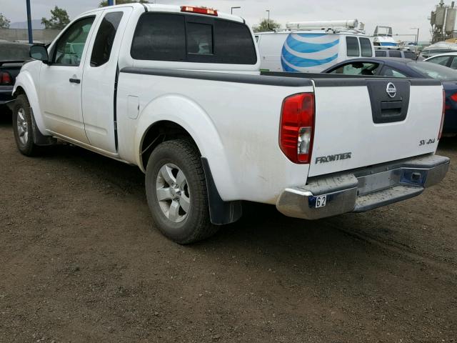 1N6AD0CW2BC428045 - 2011 NISSAN FRONTIER S WHITE photo 3