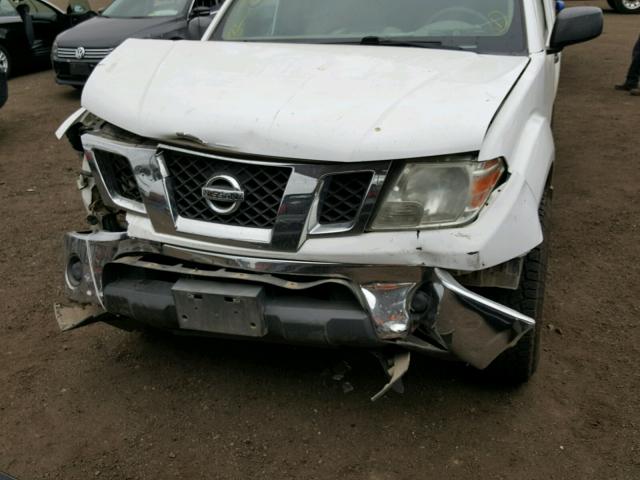 1N6AD0CW2BC428045 - 2011 NISSAN FRONTIER S WHITE photo 7