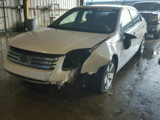 3FAHP07Z99R188992 - 2009 FORD FUSION SE WHITE photo 2