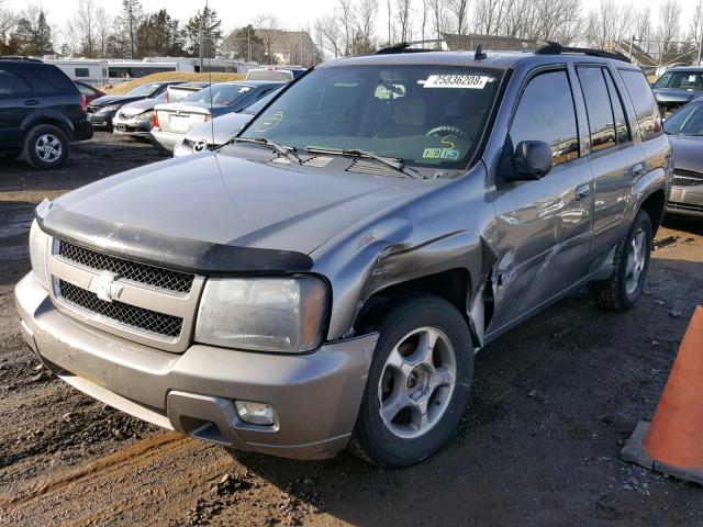 1GNDT13S782253786 - 2008 CHEVROLET TRAILBLAZE SILVER photo 2