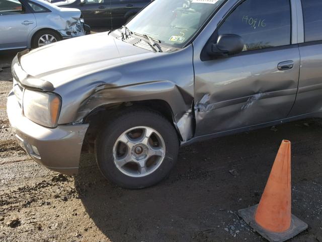 1GNDT13S782253786 - 2008 CHEVROLET TRAILBLAZE SILVER photo 9