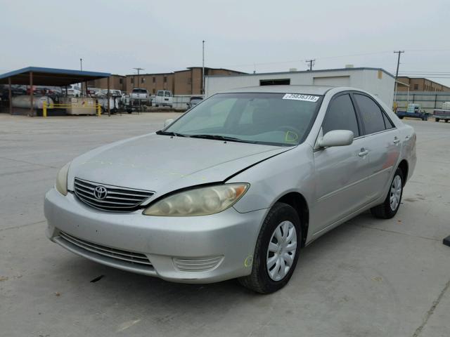 4T1BE32K55U043299 - 2005 TOYOTA CAMRY LE GRAY photo 2