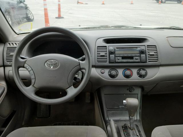 4T1BE32K55U043299 - 2005 TOYOTA CAMRY LE GRAY photo 9