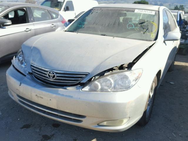 JTDBF32K060170018 - 2006 TOYOTA CAMRY LE SILVER photo 2