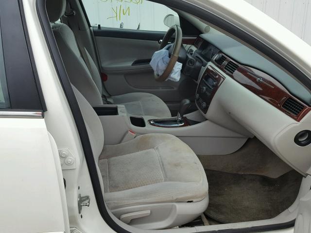 2G1WT58K879319577 - 2007 CHEVROLET IMPALA LT WHITE photo 5