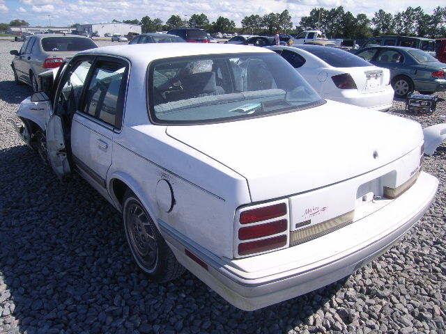 1G3AG5547R6314277 - 1994 OLDSMOBILE CUTLASS CI WHITE photo 3