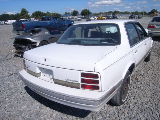 1G3AG5547R6314277 - 1994 OLDSMOBILE CUTLASS CI WHITE photo 4