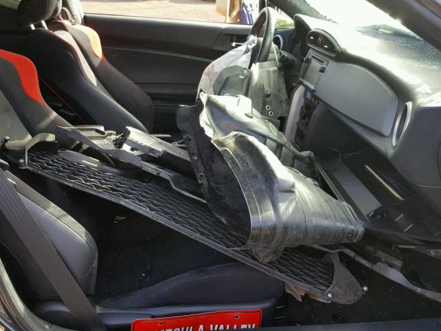 JF1ZNAA11F9709844 - 2015 TOYOTA SCION FR-S ნაცრისფერი ფოტო 5