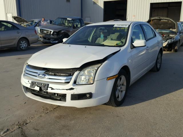 3FAHP07Z77R172108 - 2007 FORD FUSION SE WHITE photo 2