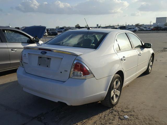 3FAHP07Z77R172108 - 2007 FORD FUSION SE WHITE photo 4