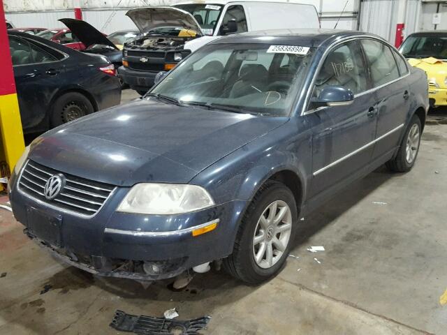 WVWPD63B24P242661 - 2004 VOLKSWAGEN PASSAT GLS BLUE photo 2