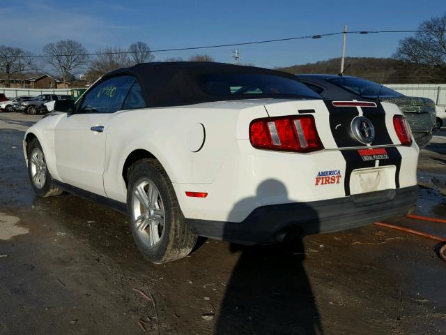 1ZVBP8EMXC5207109 - 2012 FORD MUSTANG WHITE photo 3