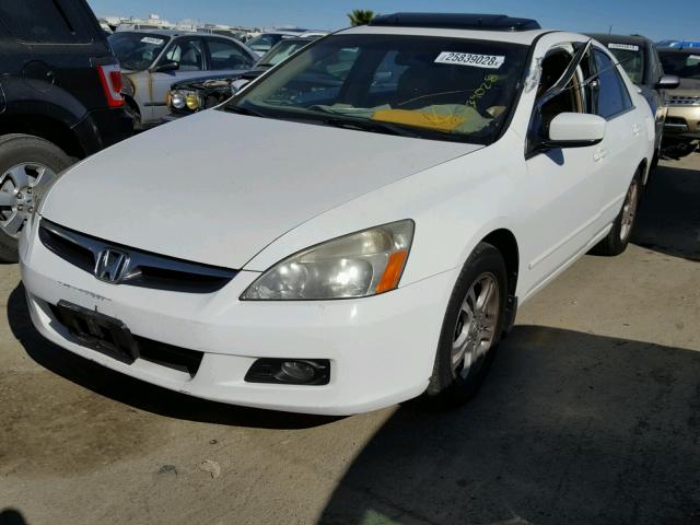 1HGCM56737A137331 - 2007 HONDA ACCORD EX WHITE photo 2