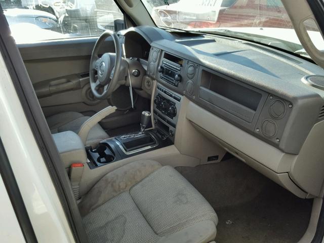 1J8HG48K56C134322 - 2006 JEEP COMMANDER თეთრი ფოტო 5