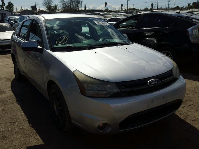 1FAHP3GN1BW136418 - 2011 FORD FOCUS SES SILVER photo 1