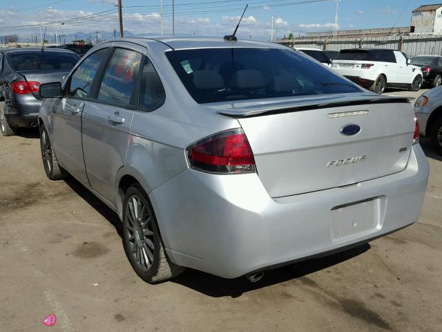 1FAHP3GN1BW136418 - 2011 FORD FOCUS SES SILVER photo 3